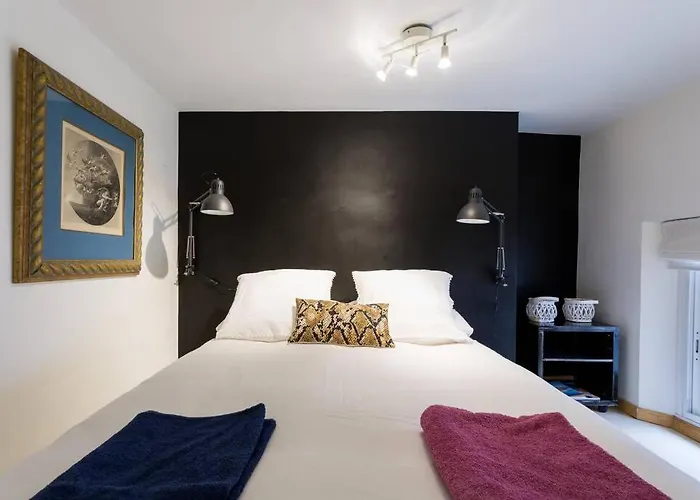 Pretty Duplex In Bohemian District-City Center